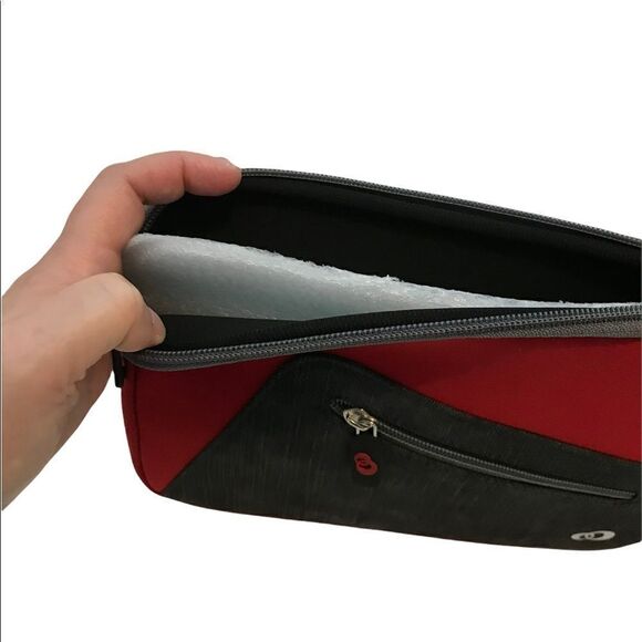 IPad Case Burgundy Black Zipper Closure - Picture 2 of 9